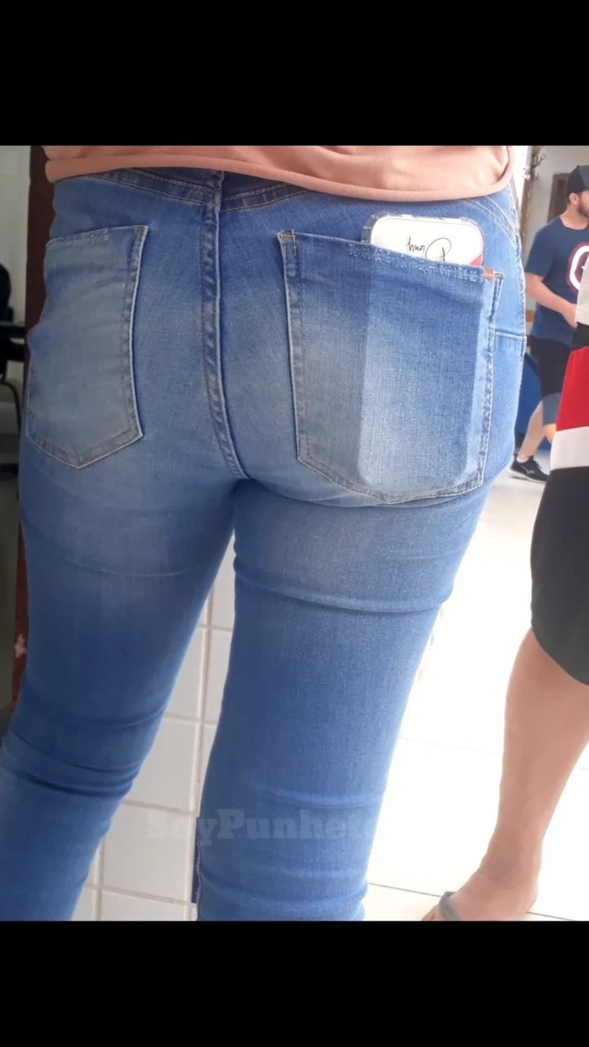 Flat Ass Xxx - Flat Ass in Tight Jeans - Porn Videos & Photos - EroMe
