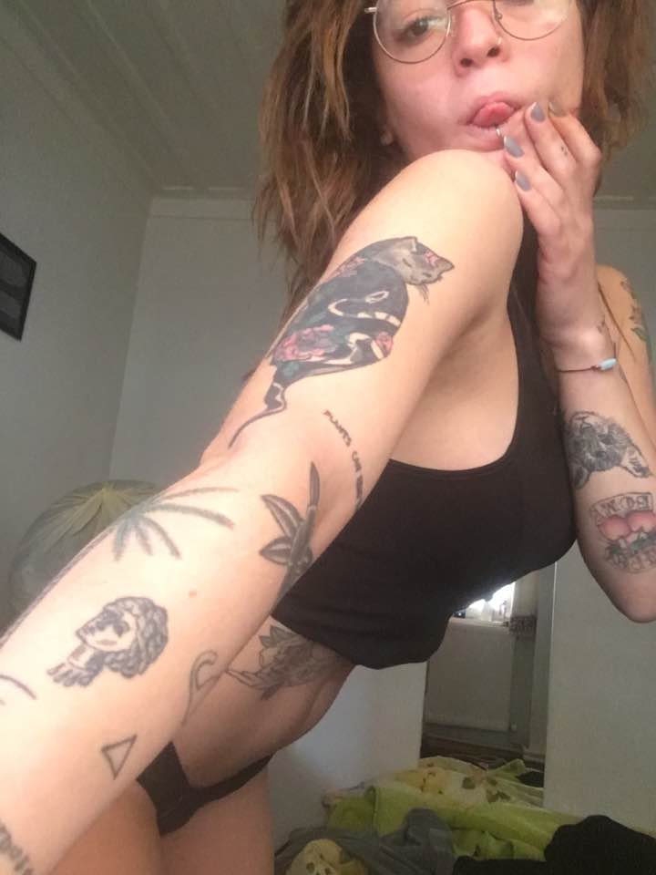 Slut girlfriend exposed. Kik alphawest09 to expose your slut #Ured9wLn
