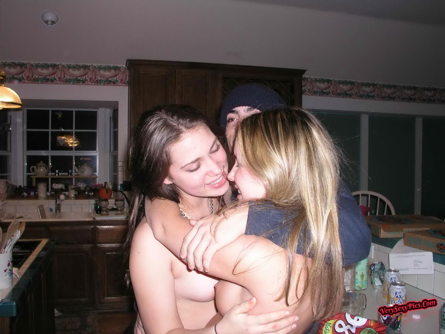 Nude Amateur Teen Lesbians (Source VerySexyPics)