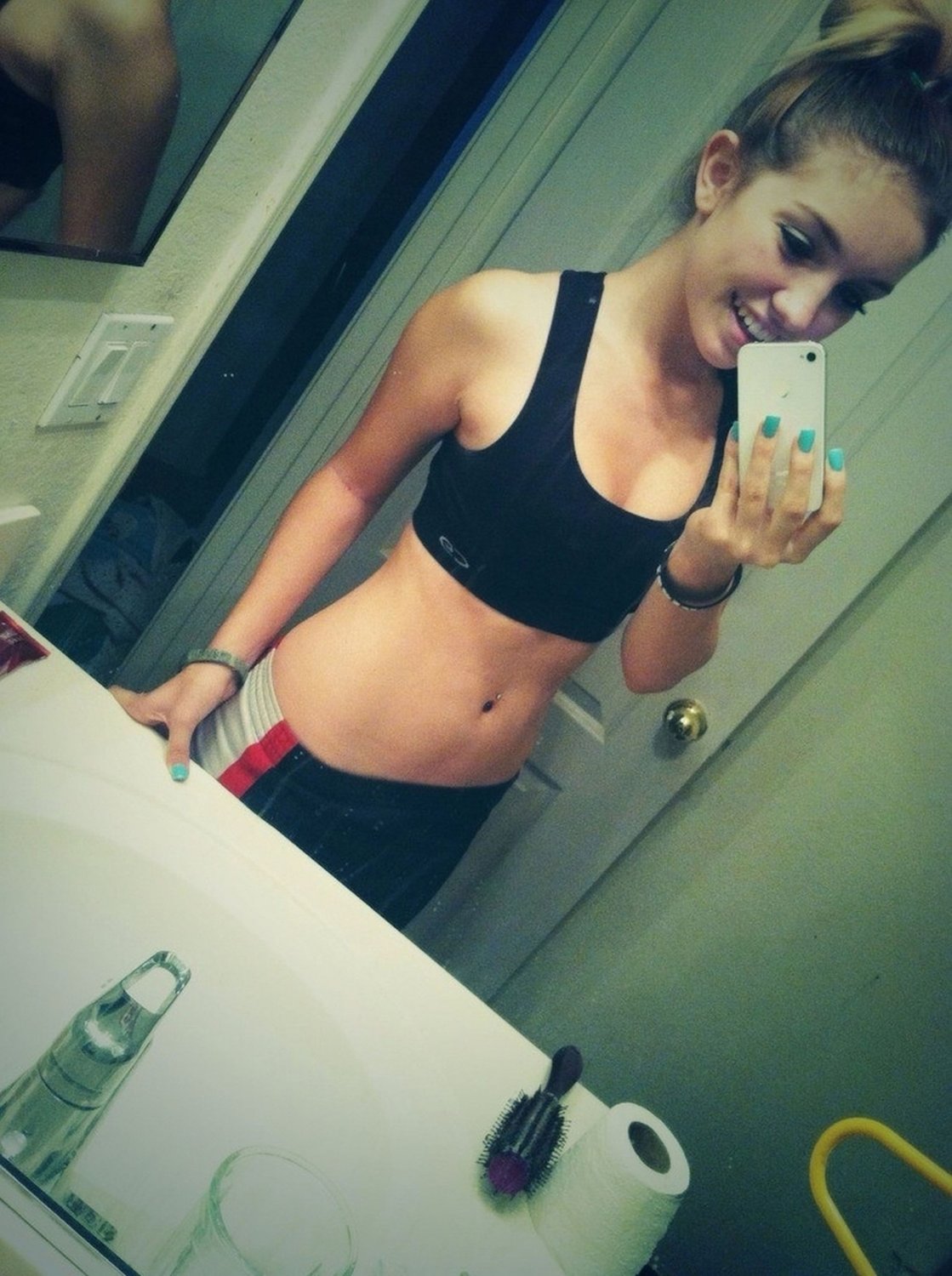 Amateur selfies #uV8fUHpf