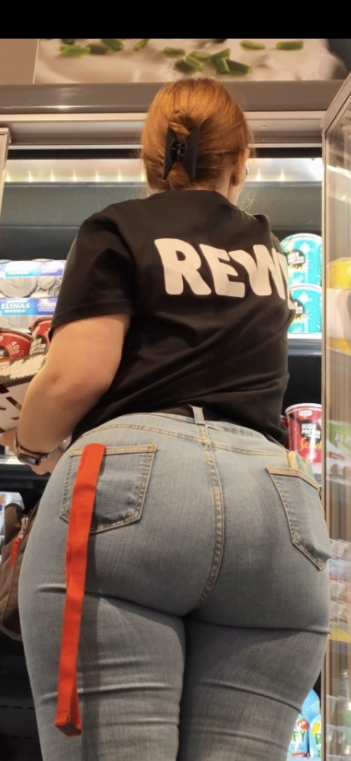 Candid PAWG in Jeans Cum #UGzlwngJ