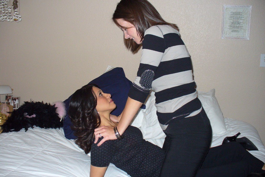 Raven haired slut likes to lick pussy too #eZMlD0Xh