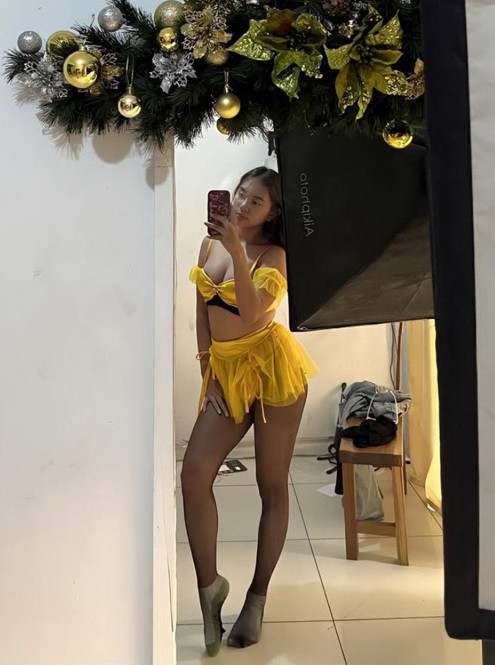 18yo slut, K/\r3n Filipina "companion" will go with you every where you want daddy💦💖 #mxS3Ep2Q
