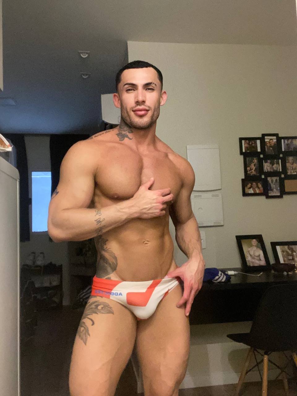 Hot hunk gay #xuHvdMVX