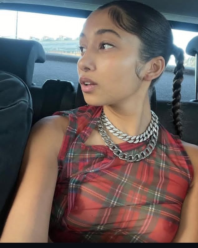 Bb trickz sus tetitas y su hipnotizante culo. Ig:matid_arco #1mCcF8Z4