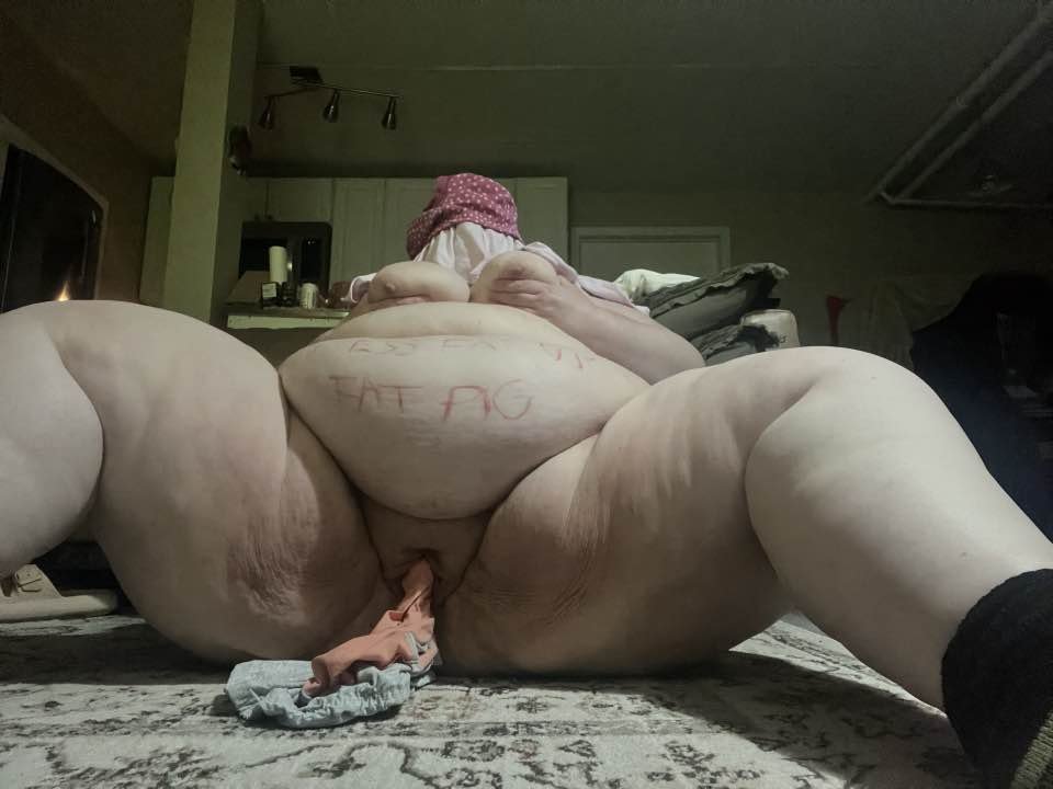 Ugly pig exposing herself #TCxCTBGv